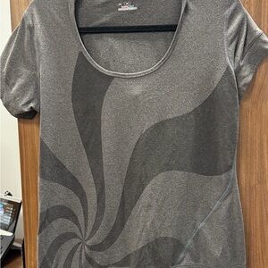 ๐ธUnder Armor LG Dark Gray HeatGear Shirt